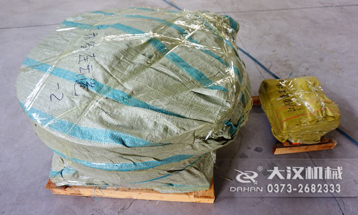 直排式振动筛发货包装